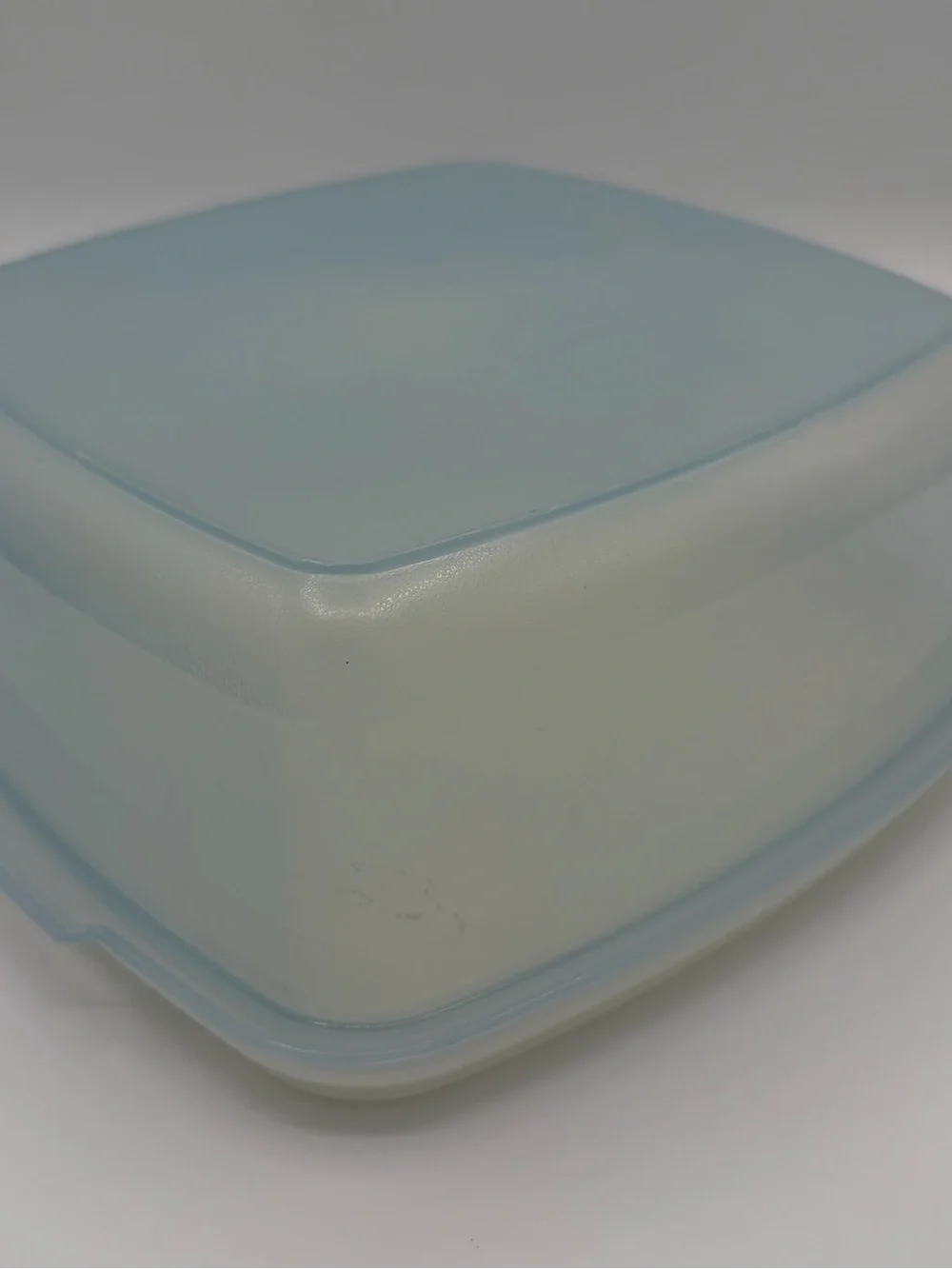 Vintage Rubbermaid Servin’ Saver Square Blue Plastic #3 10 Cups Food Storage